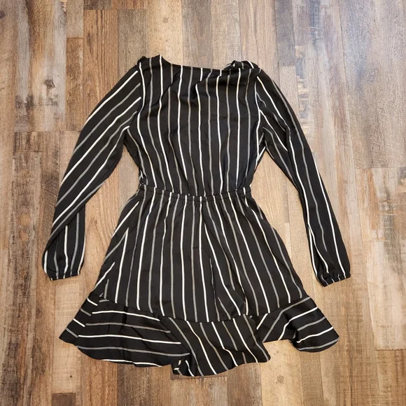 Express Black and White Striped Ruffled Dress - Picture 4 of 7